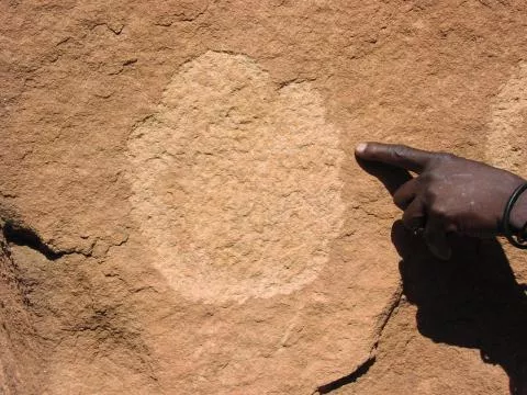 Engraved rhino spoor © Photo: J. Kinahan