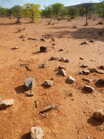 Grindstone on surface scatter © Photo: J. Kinahan