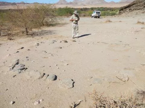 Portable mat house anchor stone circle © Photo: J. Kinahan